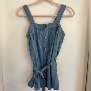 A Pea in the Pod chambray top